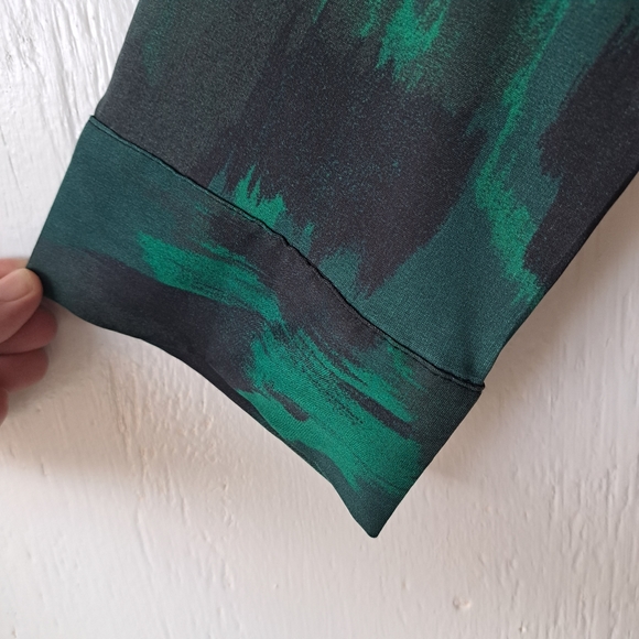 Just Female Neo Long Sleeve Crew Neck Blouse Abstract Print Green & Black SZ M - Picture 4 of 12